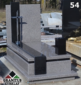 54 nagrobek pojedynczy z krzyżem